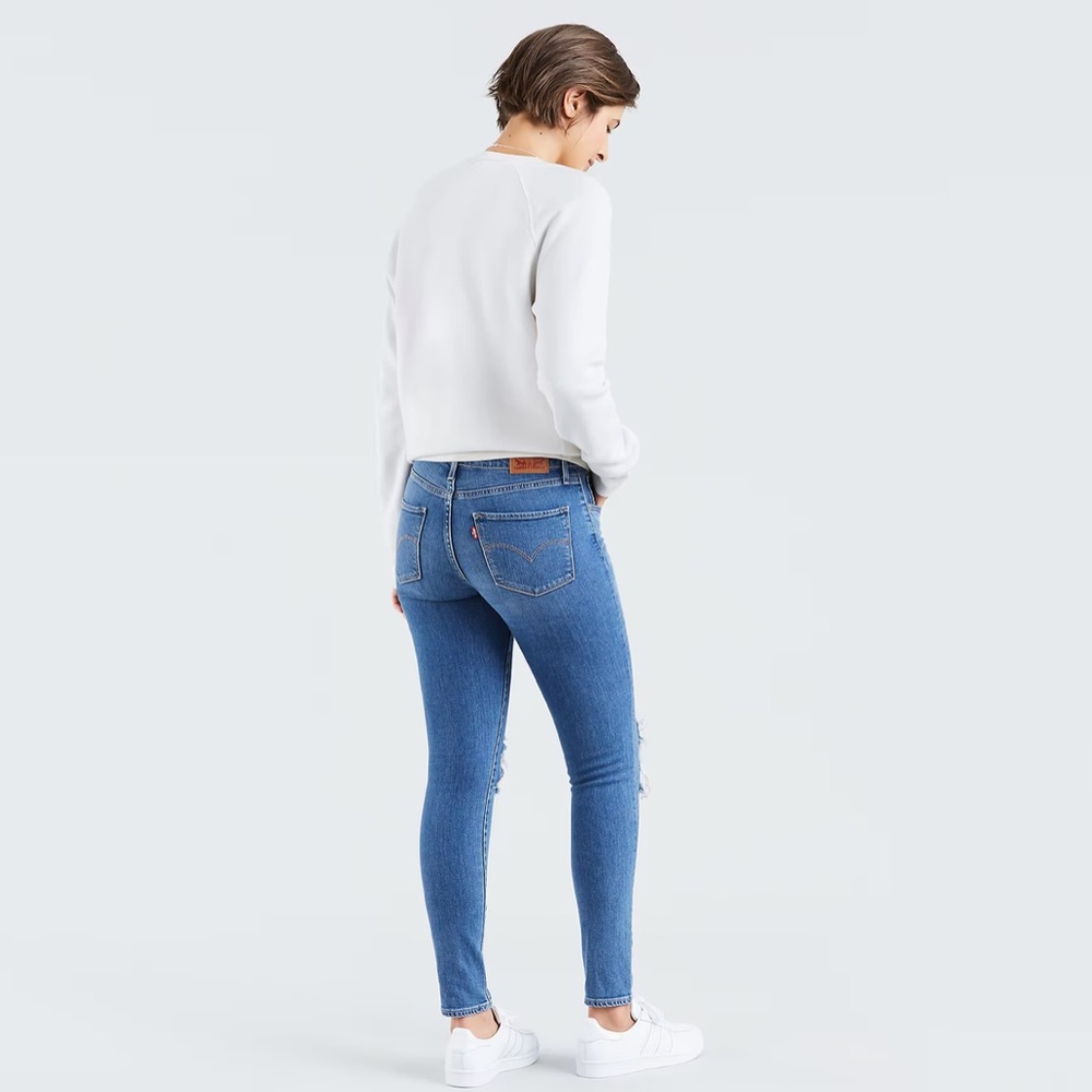 Levi’s 721 High Rise Ripped Jeans - Picture 5 of 15